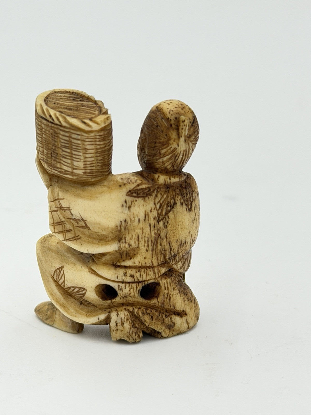 Antique Netsuke Japanese Edo 18th Century Hand Carved Miniature Figurine 1.8”H