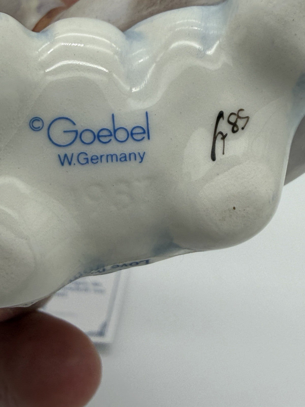 Hummel Goebel Porcelain Love From Above 1989 Figurine #481 Ornament Boxed