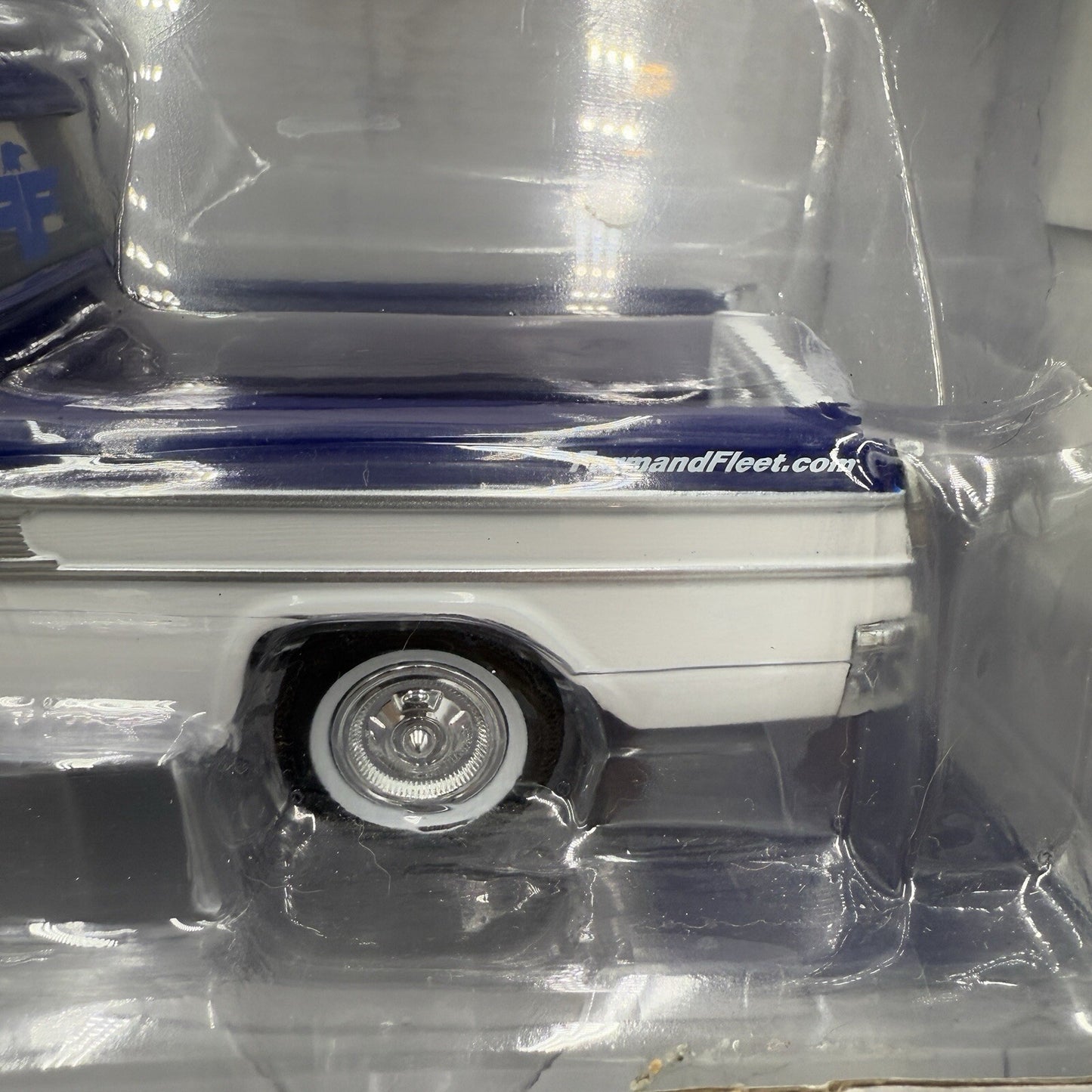 SpecCast die-cast metal 1:25 Scale vehicle blain’s Farm & fleet truck ford Chevy
