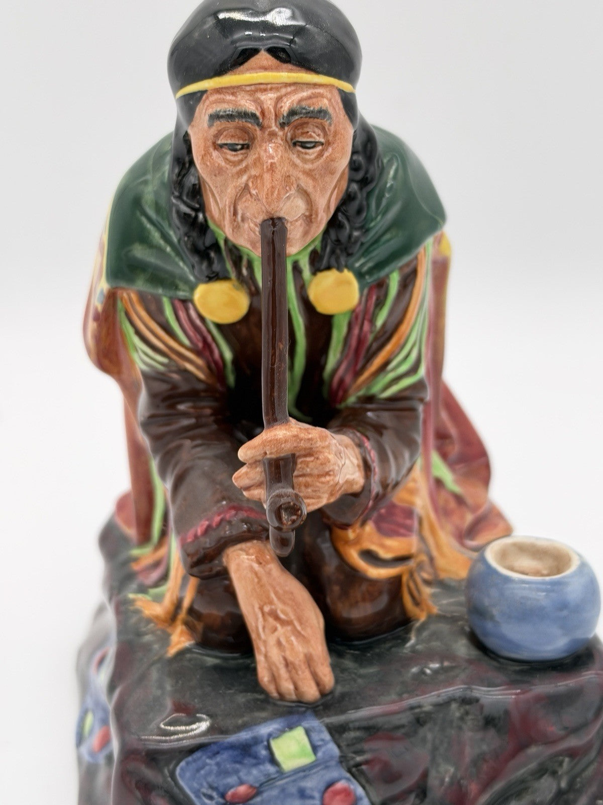 Royal Doulton England porcelain Calumet HN1689 native American heritage Figurine