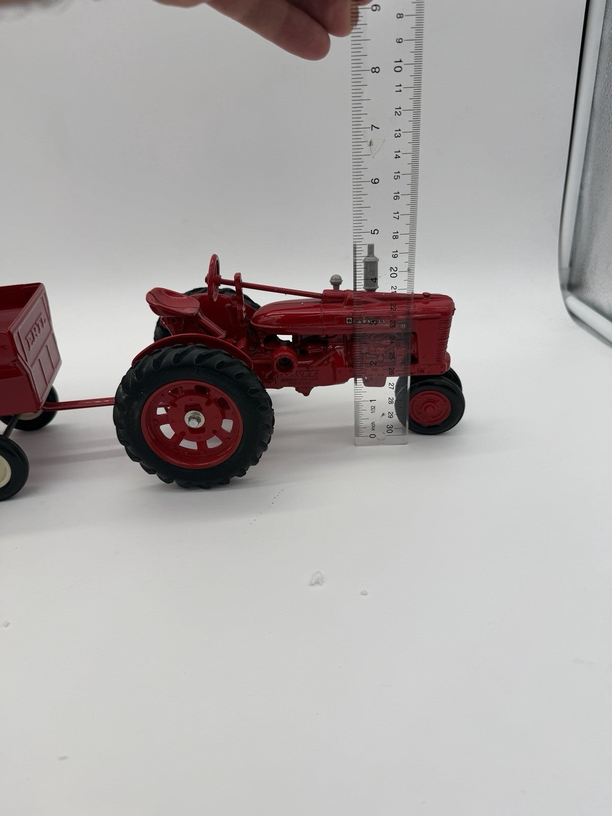 Ertl Farmall Super H 1/16 Diecast Farm Tractor 1988 Toy Diecast Red Wagon #2322