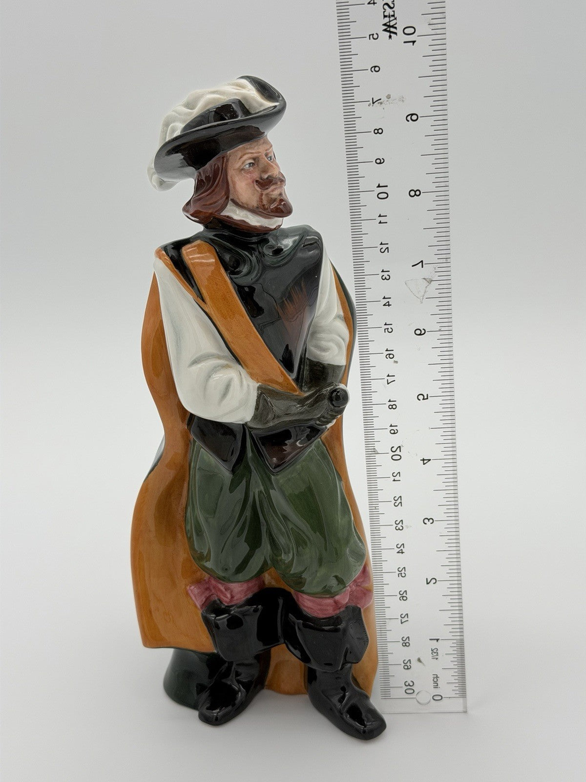 Royal Doulton England Porcelain Cavalier MUSKETEER Figurine HN 2716 Soldier