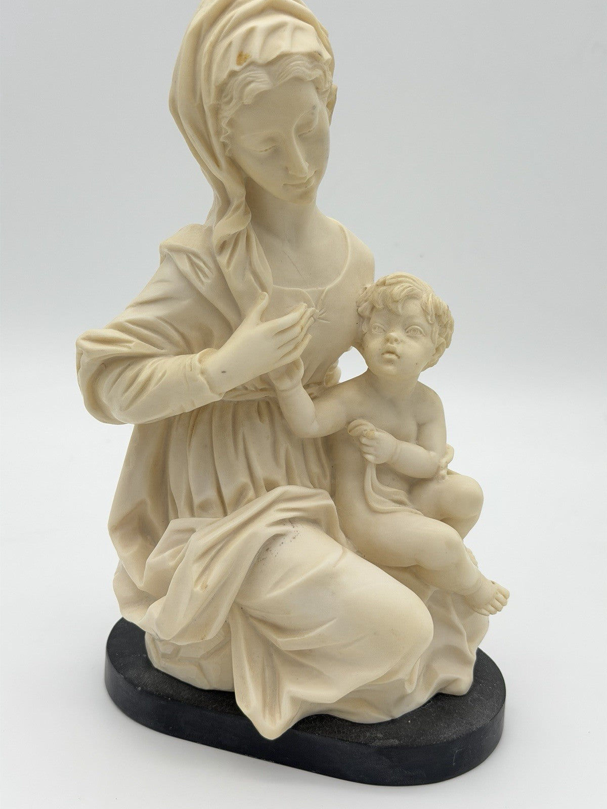 Vintage A Santini Italy Carved Alabaster Madonna Mother & Child Sculpture 10”H