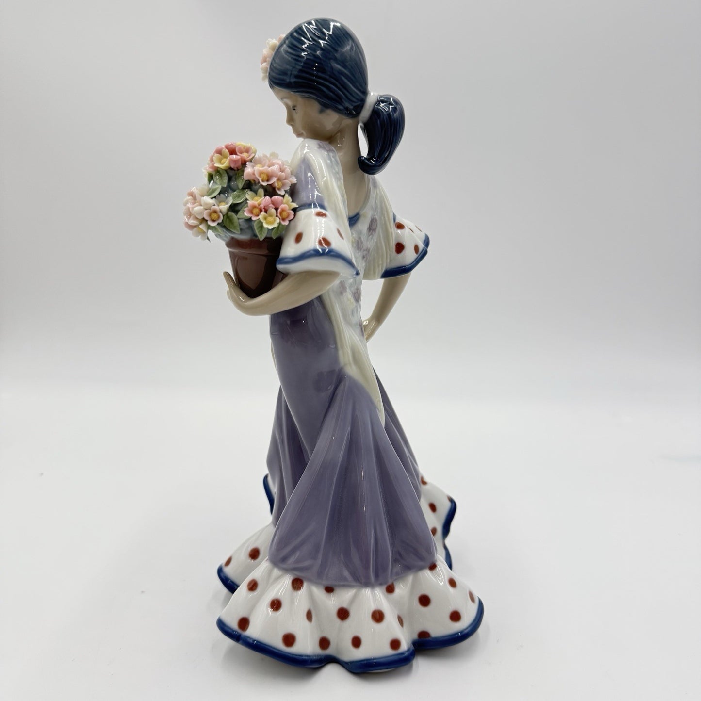 Vintage Lladro Spain FLOR MARIA Girl With Flowers Porcelain Figurine 5490 10”
