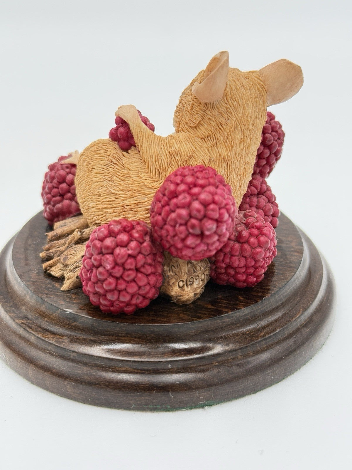 Country Artists England Mouse Berries Figurine 1990 Wooden Base Rare