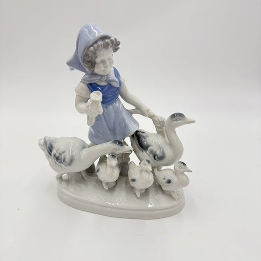 1940 Gerold Porzellan Bavaria Western Germany Figurine Girl W/ Geese Ducks