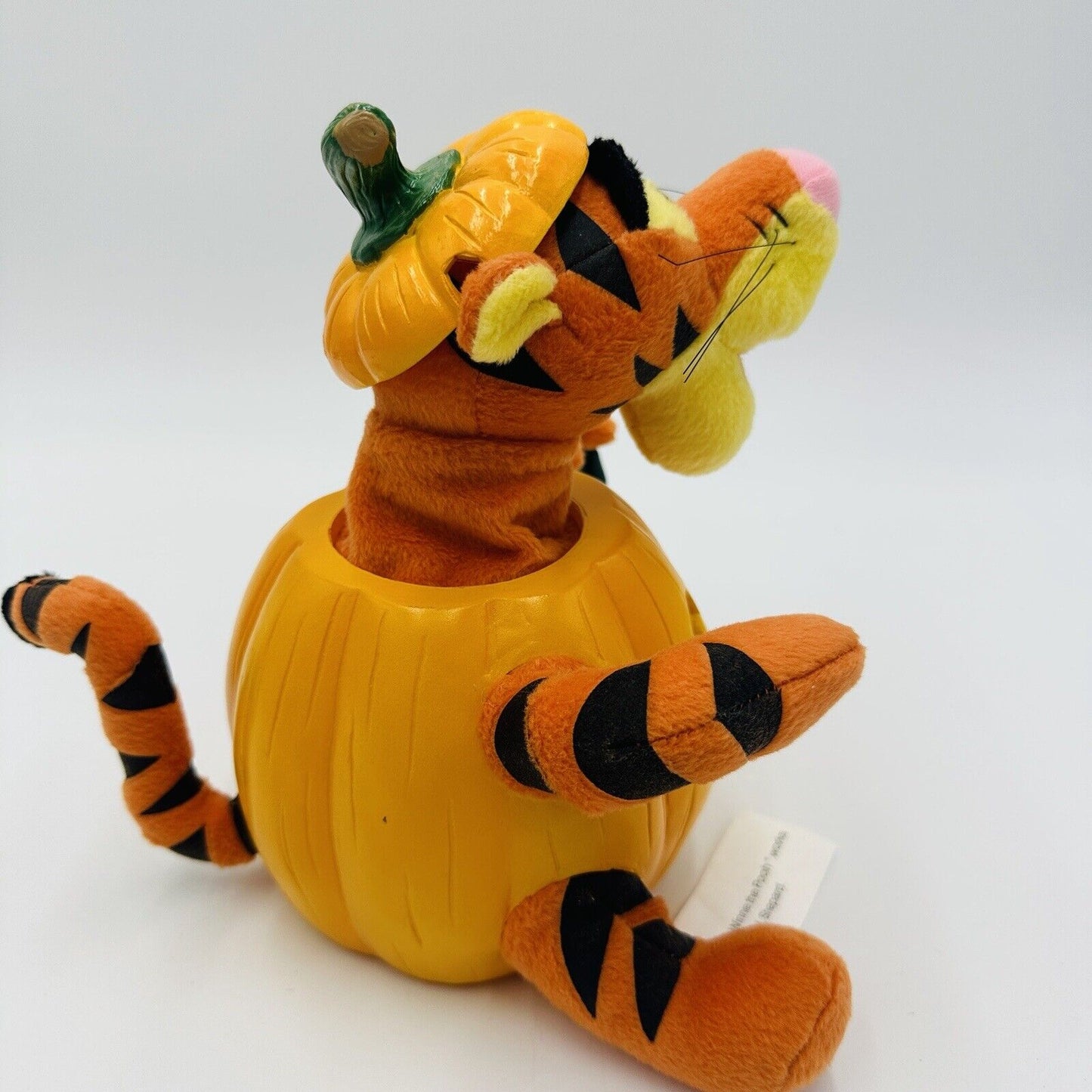 Disney’s Gemmy Tigger in Halloween Pumpkin Animated Sings Moves 9in VTG Works