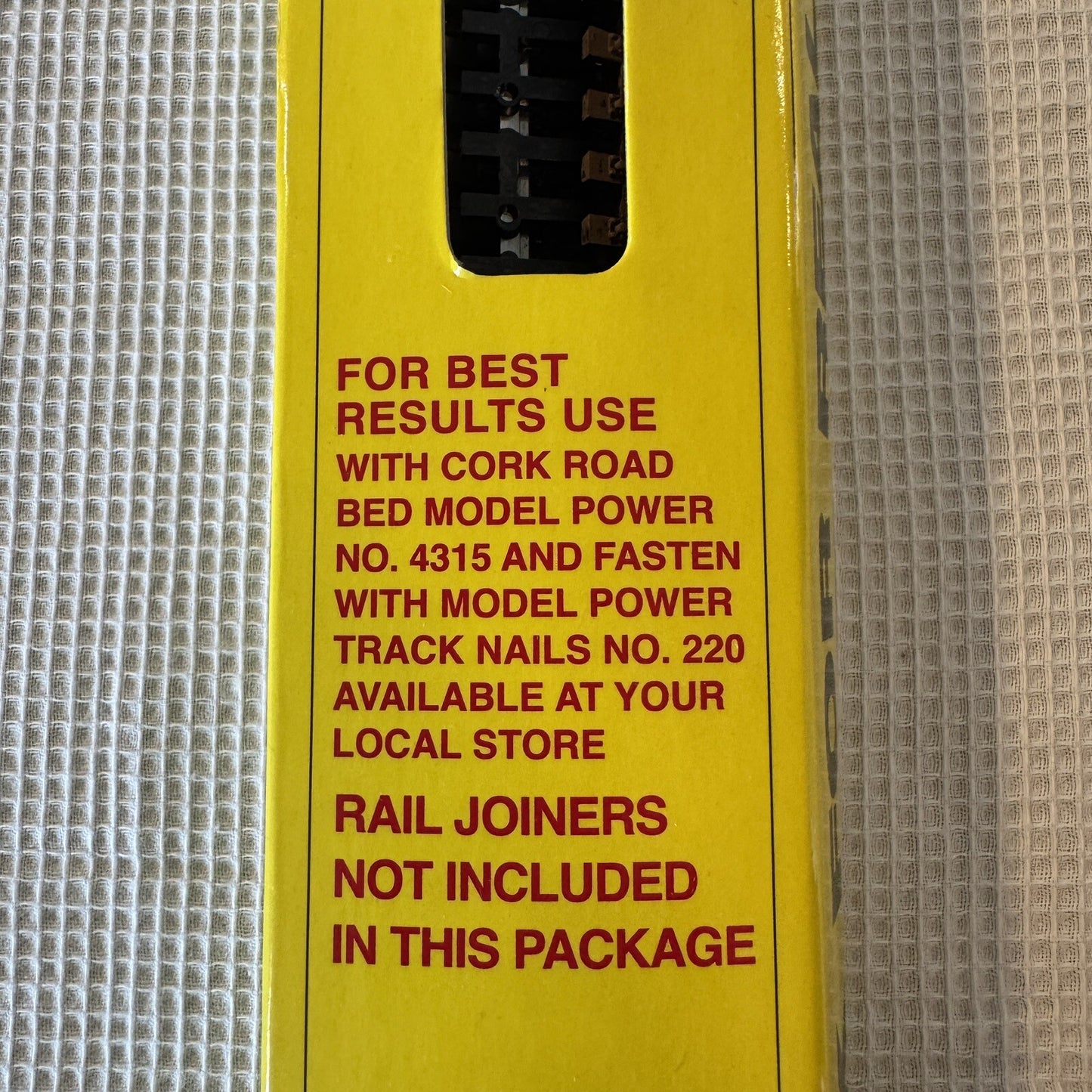 Model Power HO #117 Curvable Track 5 pcs 36" Total 15 Ft Train Track Cork Bed