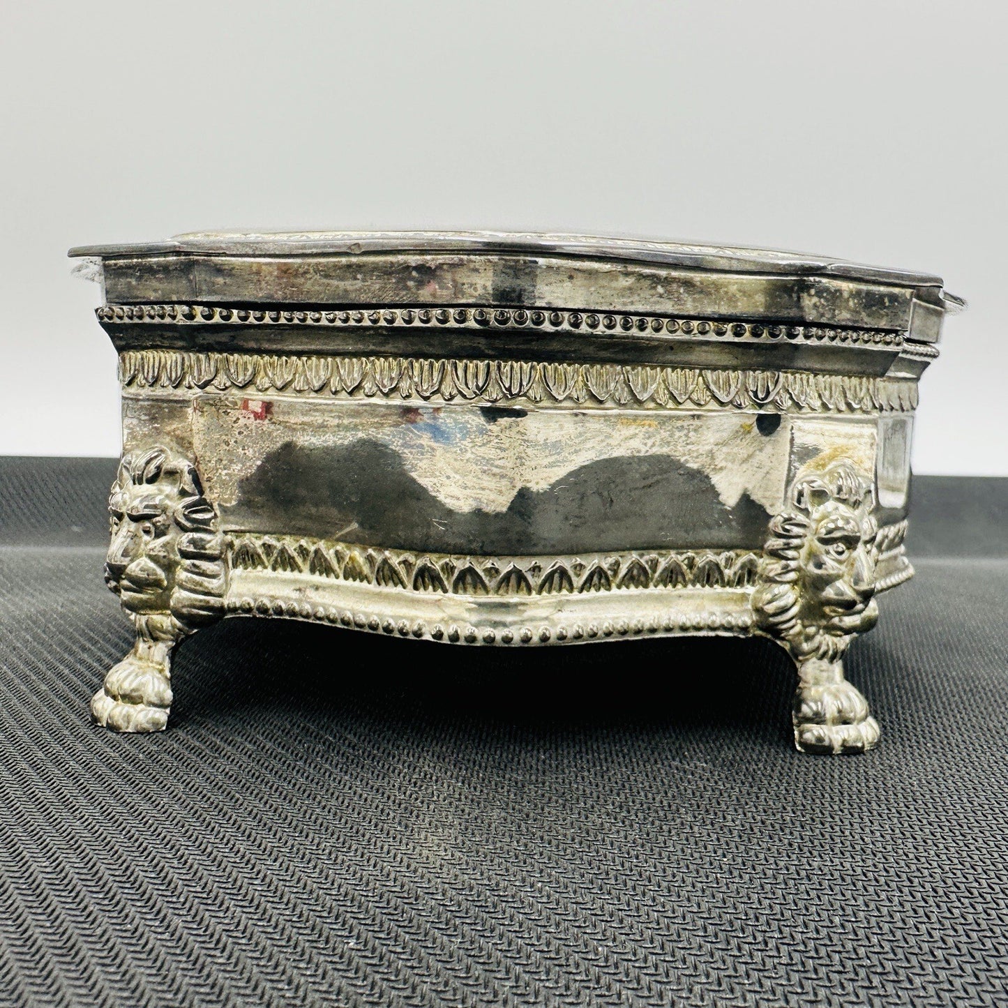 MCM Vintage Dieu Et Mon Droit British Royal Crest Silver Plate Jewelry Box