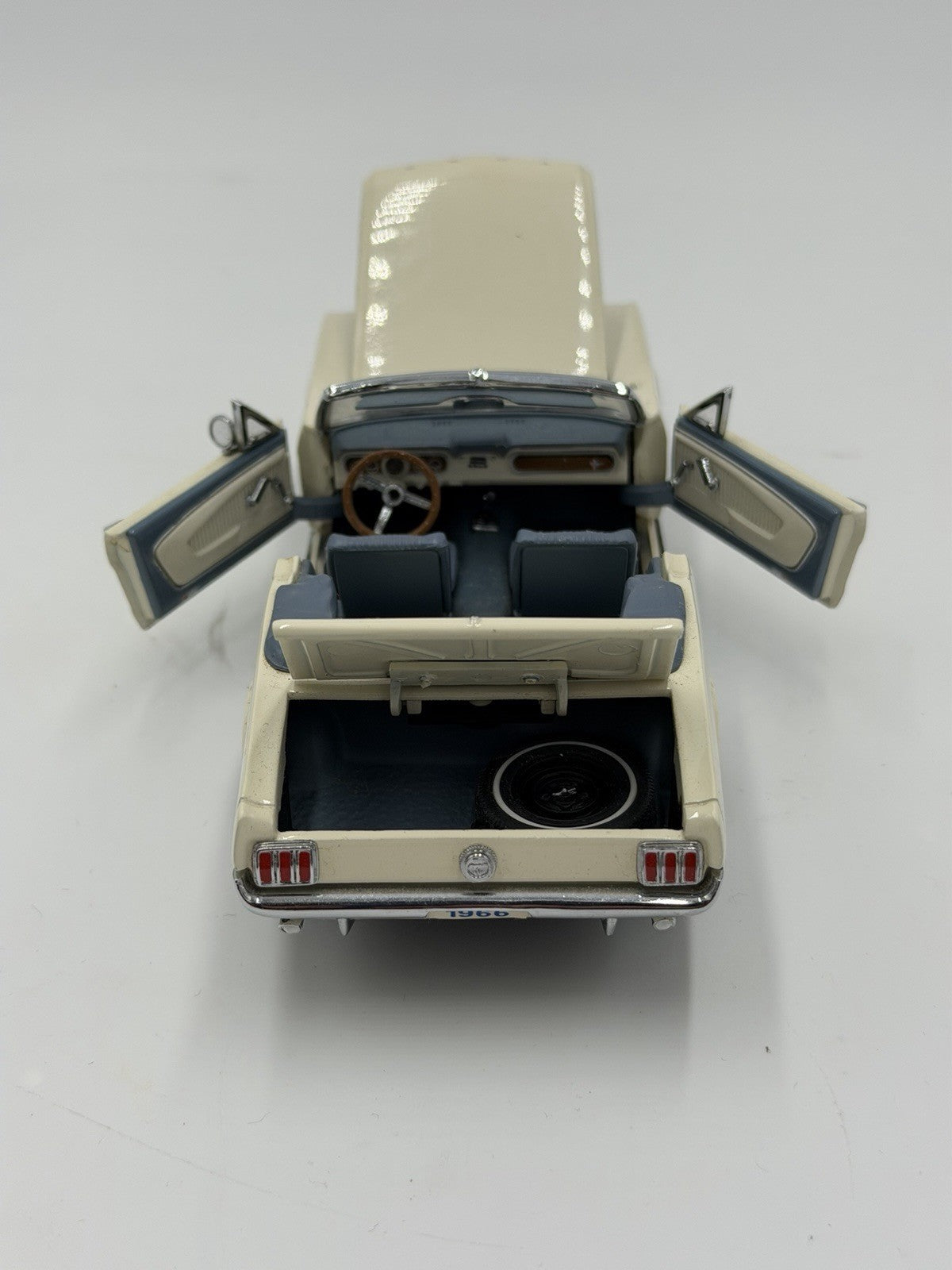 DANBURY MINT 1966 Ford Mustang Convertible 1/24 Diecast Metal Car  Beige