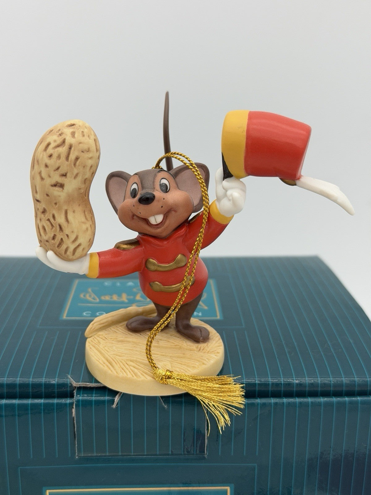 WDCC Disney Friendship Offering Timothy Mouse Porcelain Ornament Figurine New