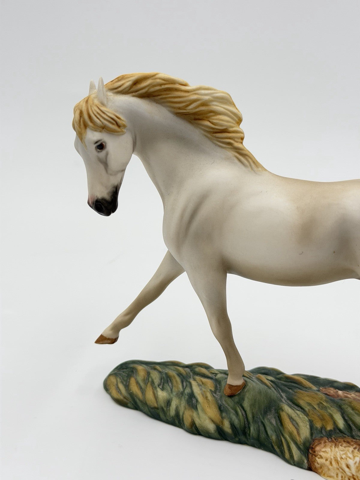 Franklin Mint Porcelain 1989 Great Horses of the World Camargue White Horse
