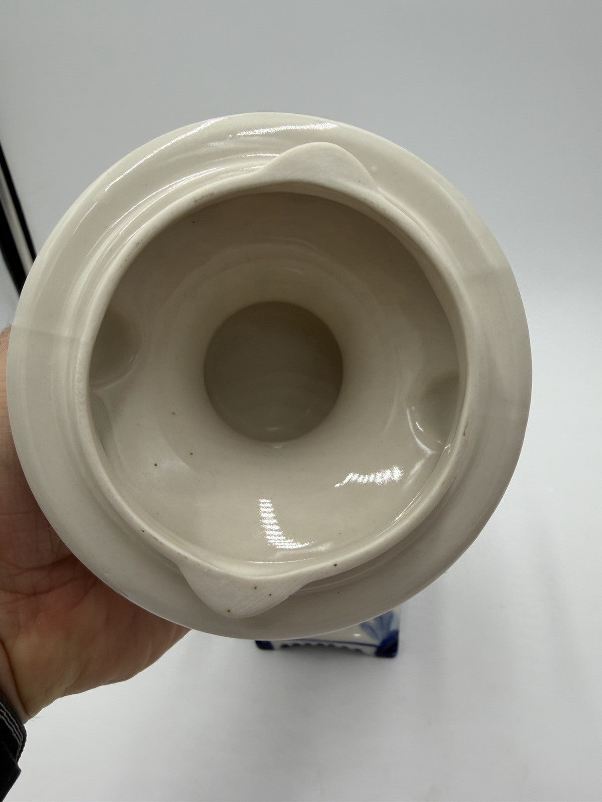 Vtg USSR Porcelain GZHEL Samovar White Blue 8.5” Handmade Tea Urn Floral