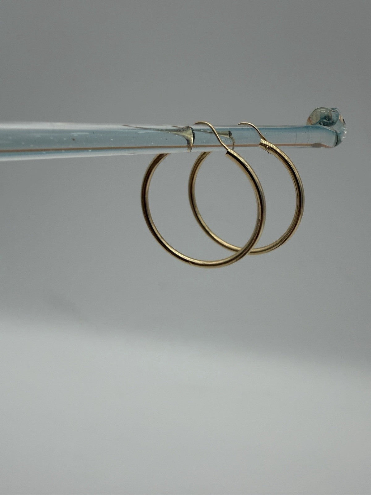 14K Yellow Gold Hoop Style Pierced Earrings  0.6 Grams 1”diameter