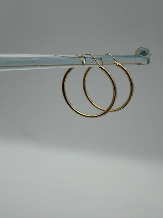 14K Yellow Gold Hoop Style Pierced Earrings  0.6 Grams 1”diameter