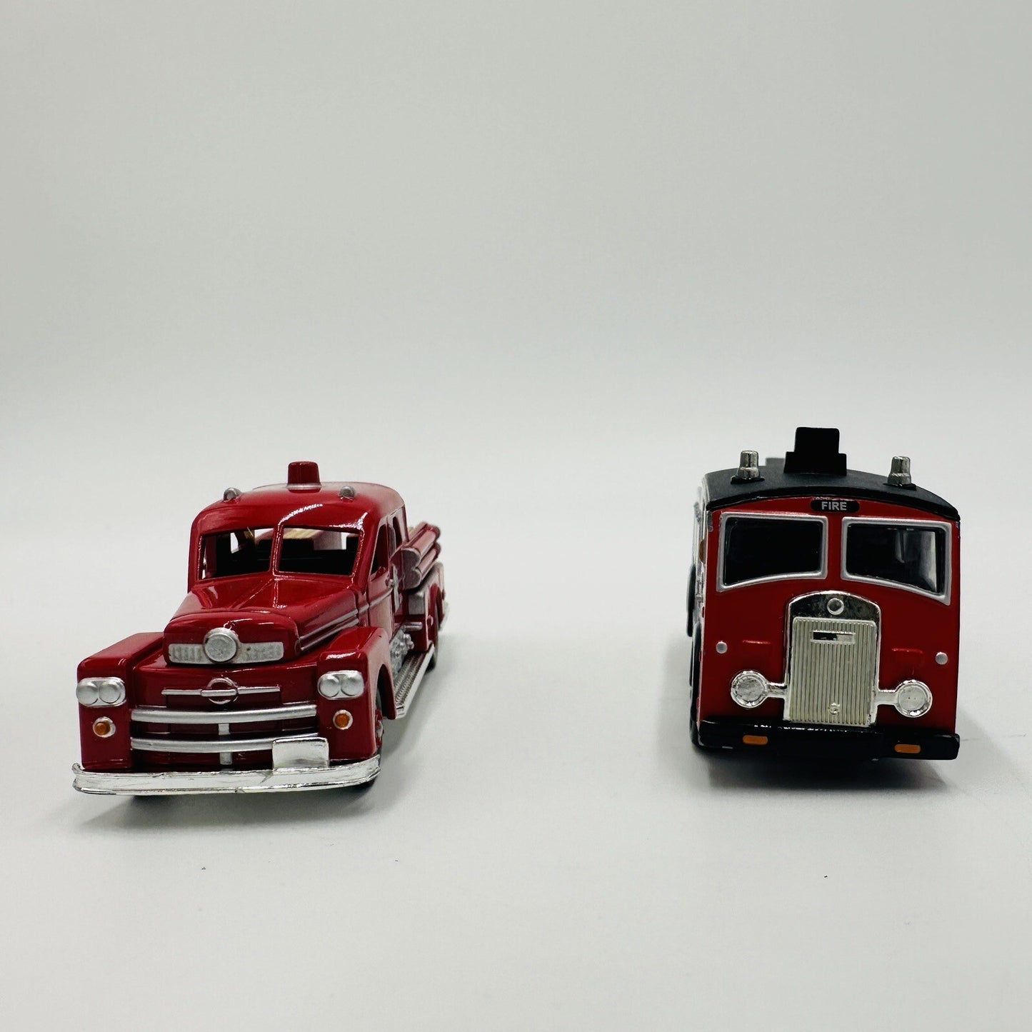 Crogi Classics Fire Trucks Diecast Seagrave & Dennis F8 Fire Engine 3.5in