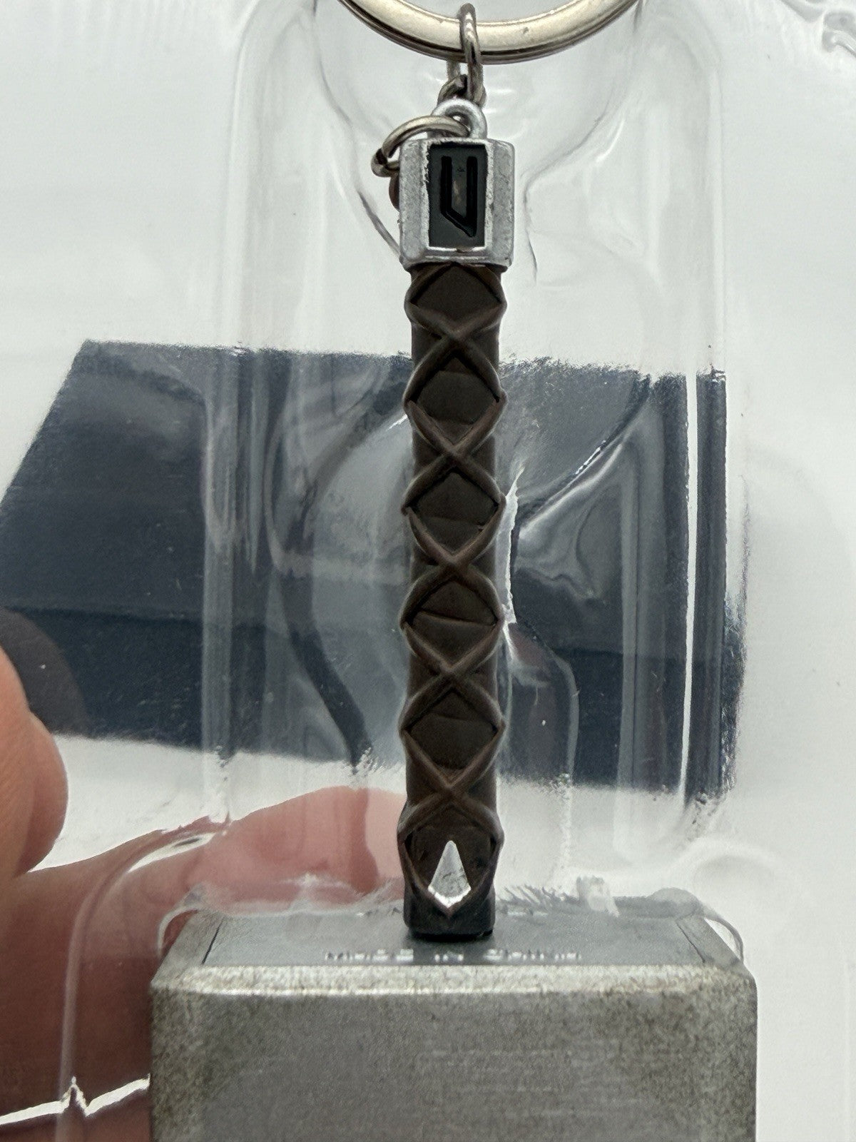 Marvel Avengers Earth's Mightiest Edition Thor Hammer Mjolnir Keychain Sealed