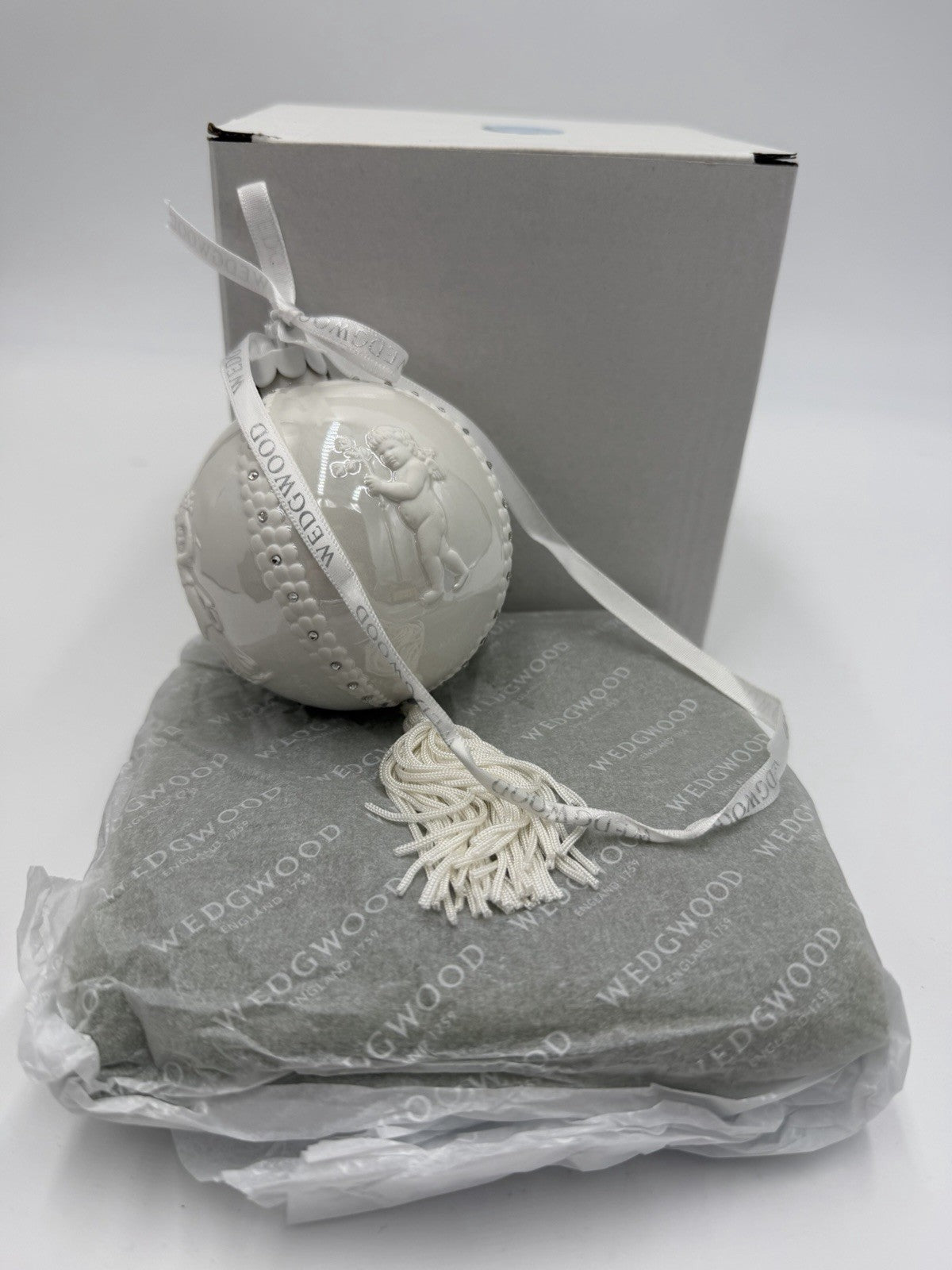 Wedgwood White Porcelain Jasperware Inlay Cameo Cherub Ball Christmas Ornament