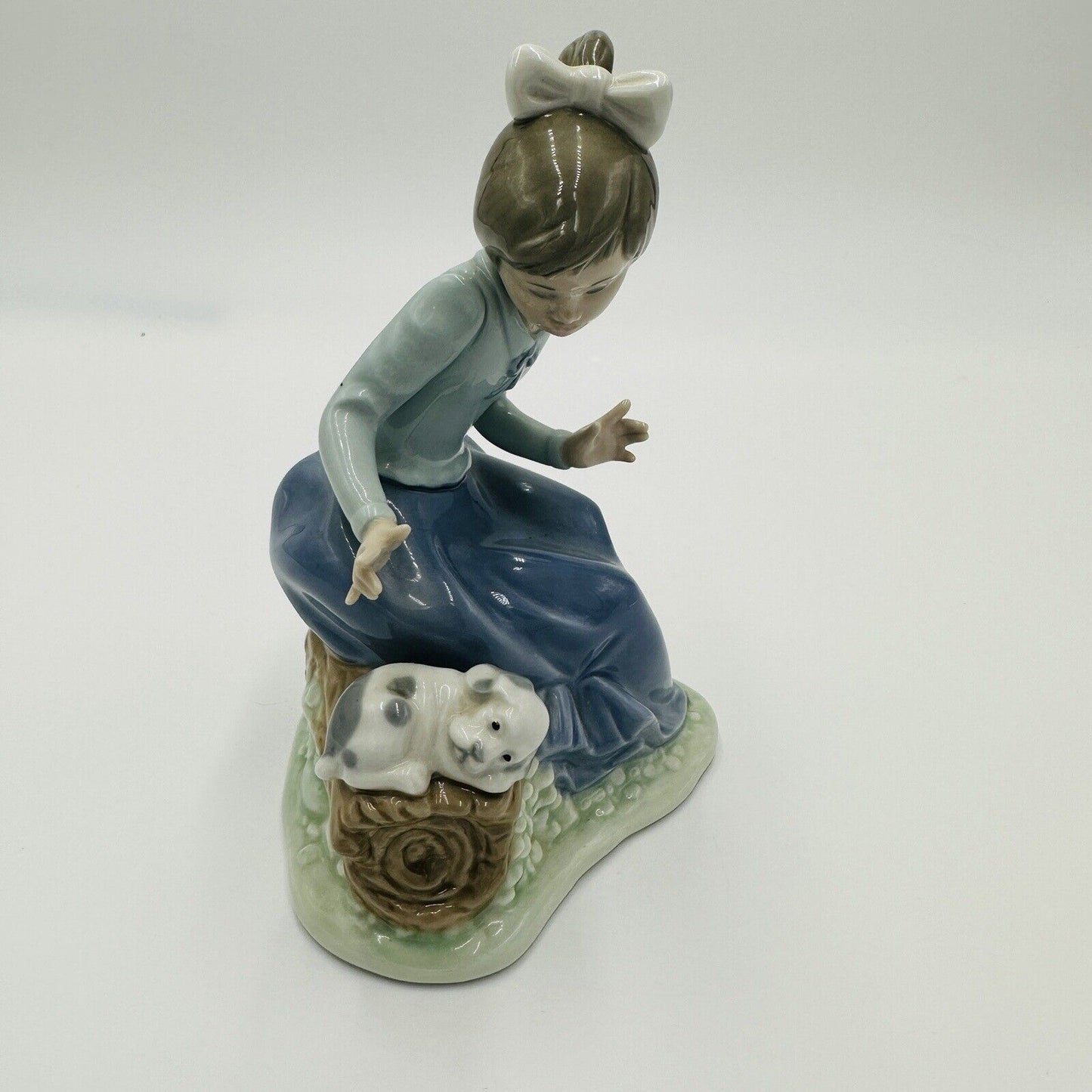 Lladró Nao Figurine Stories to Lulu 01091 Hand Painted Spain Porcelain Puppy