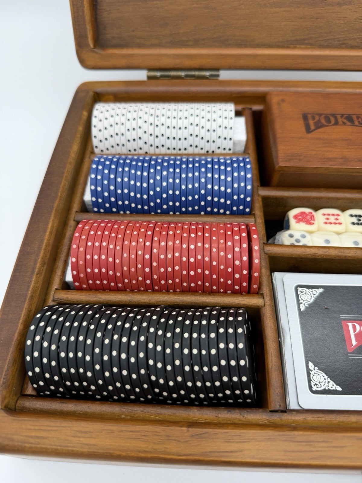 M.LOUIS ACC PROFESSIONAL POKER CHIP SET  WOOD CASE 200 chips Vintage Rare