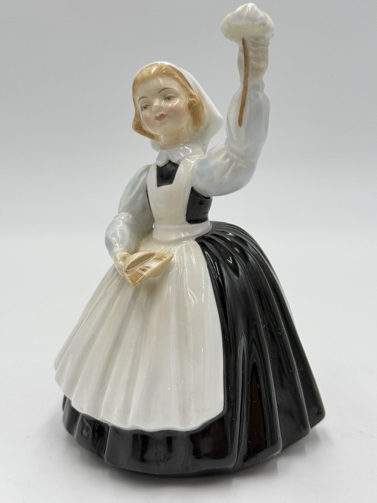 ROYAL DOULTON England Porcelain MOTHER'S HELP HN 2151 Girl Helper Figurine 5in