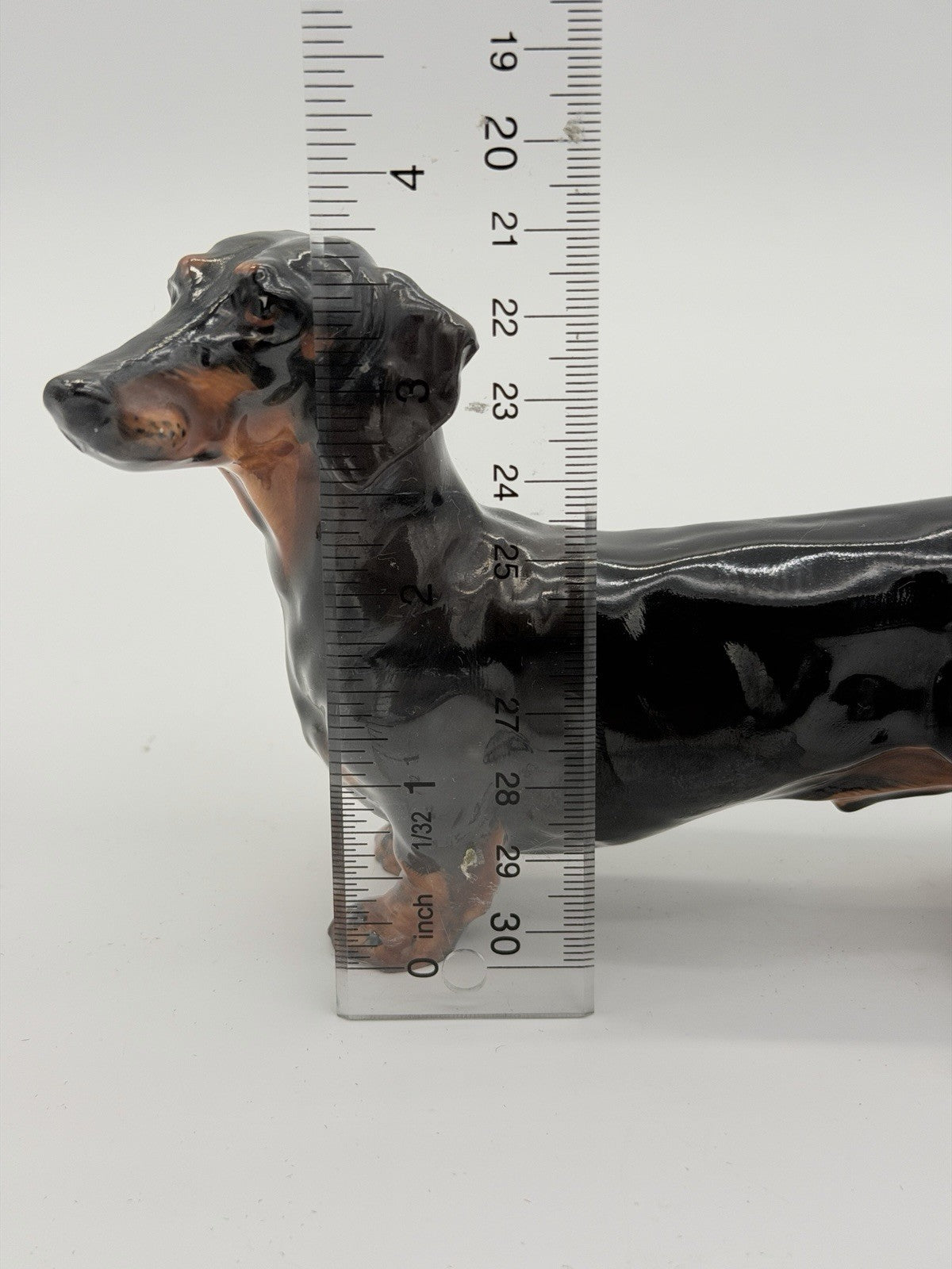 Royal Doulton England Porcelain HN1120 Dachshund Dog Figurine 4”x6” Mint