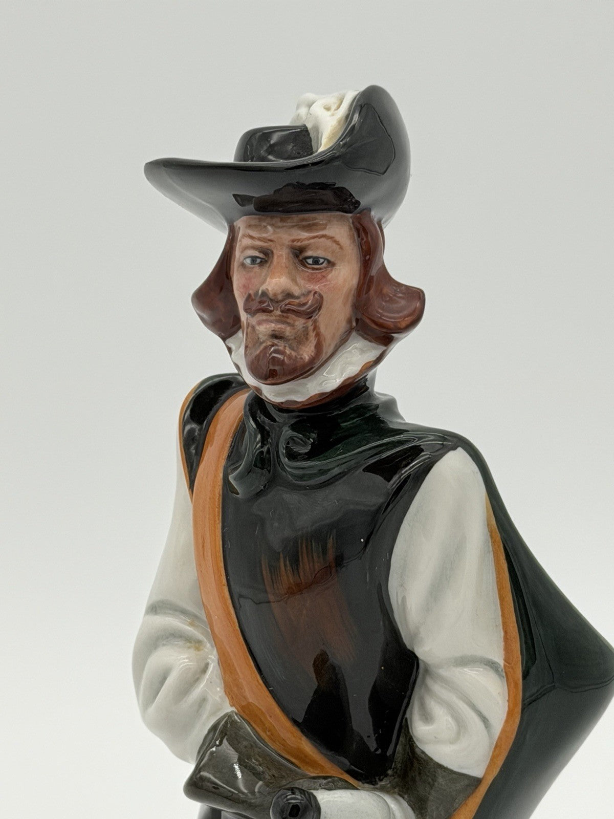Royal Doulton England Porcelain Cavalier MUSKETEER Figurine HN 2716 Soldier