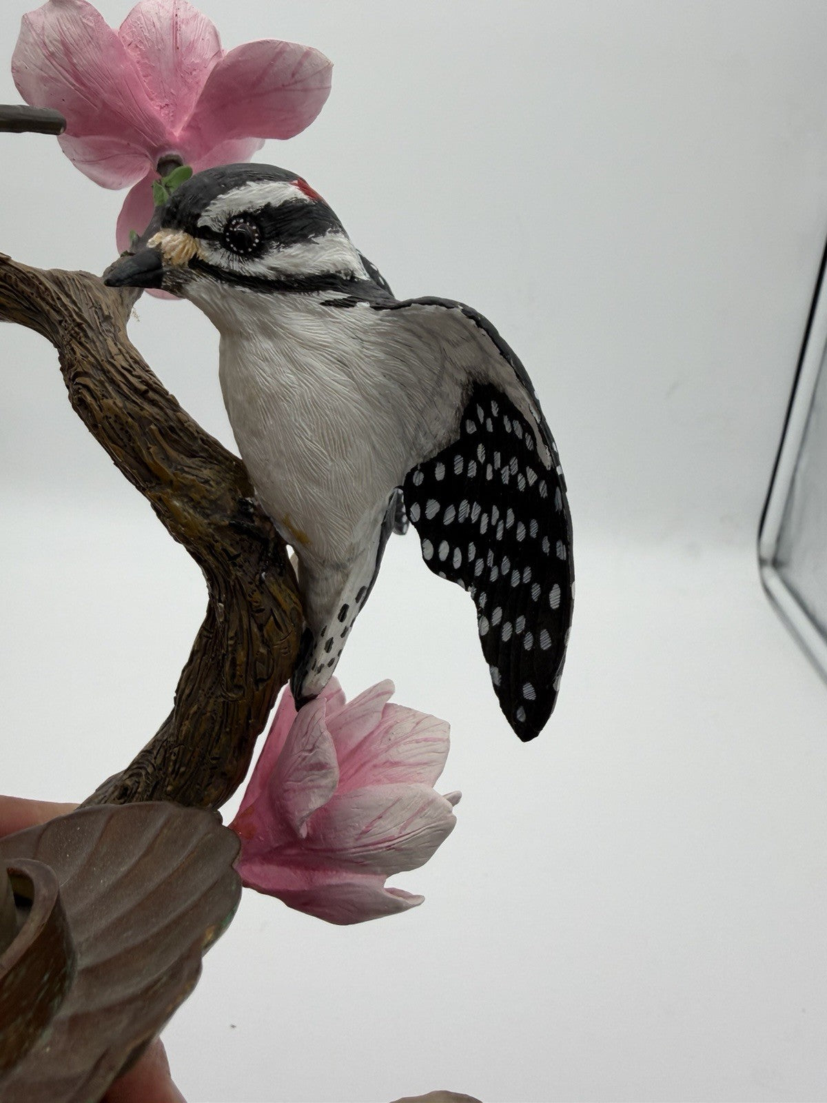 Danbury Mint Backyard Splendor By Bob Guge Feeder 12”H Birds Sculpture Painted
