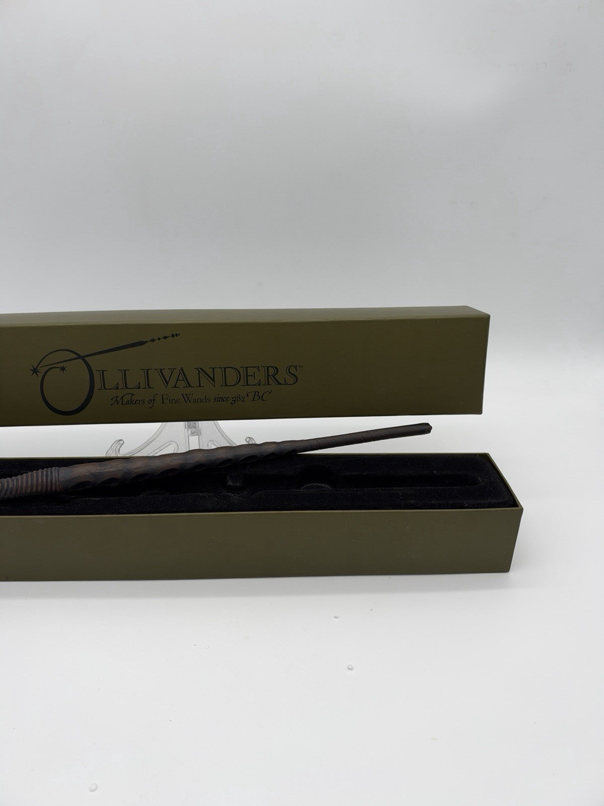 Harry Potter Interactive Ollivanders Holly 8 Wand Universal 15” Wizarding World