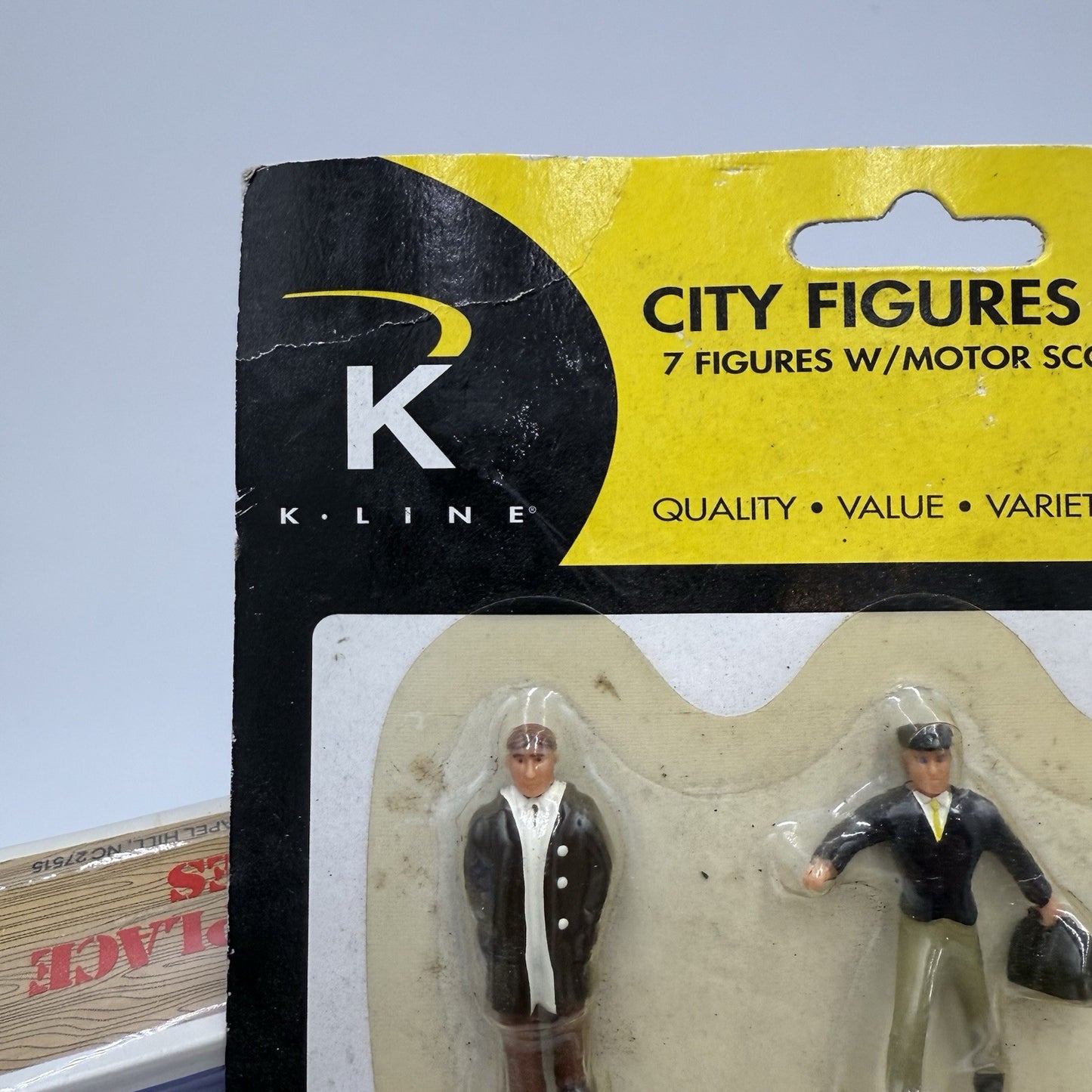 K-Lineville O Scale marketplace series bakery hair salon & pizza parlor Figurine