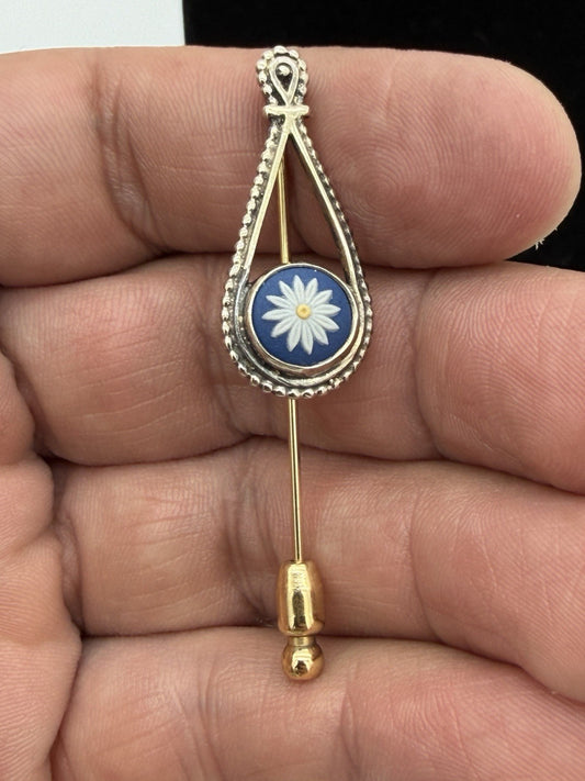 Rare Wedgwood Jasperware Stick Pin Brooch White Jasper Daisy On Blue  Marks JW