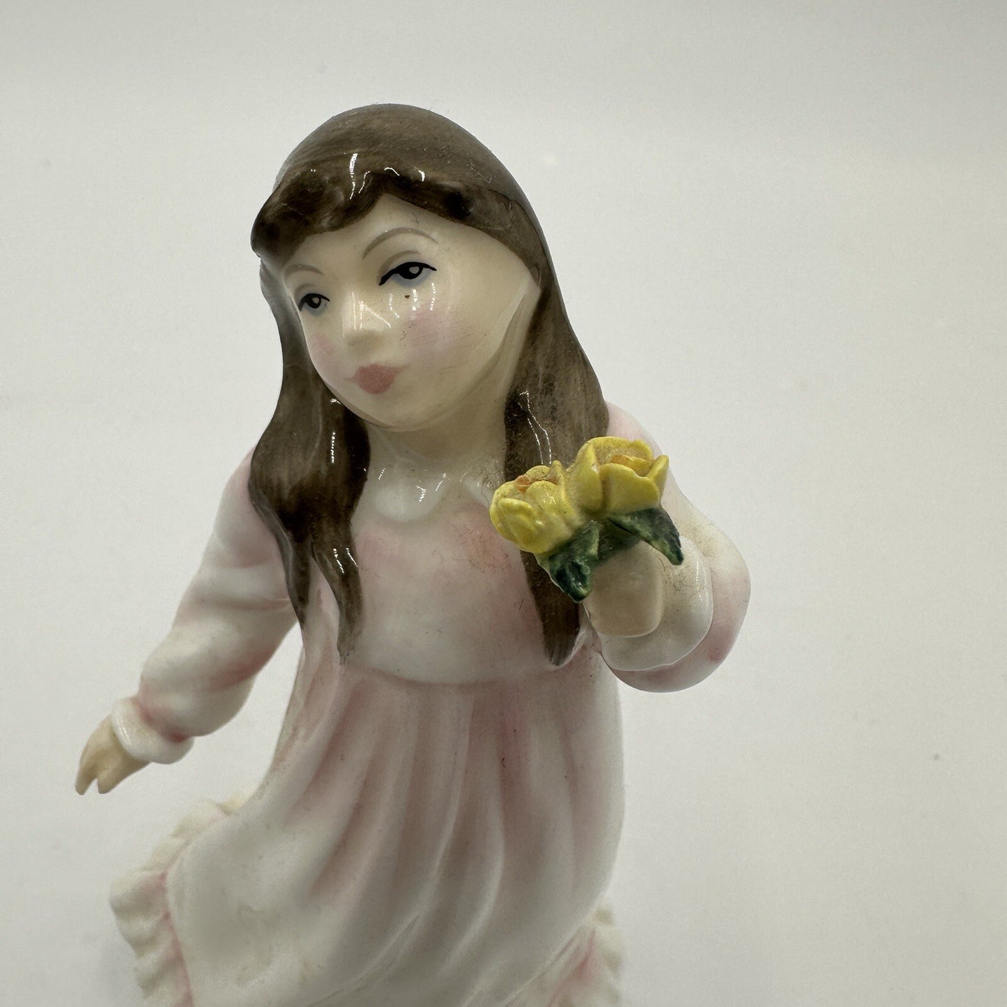 Royal Doulton Figurine Flowers For Mother Hand-painted HN3454 England Porcelain
