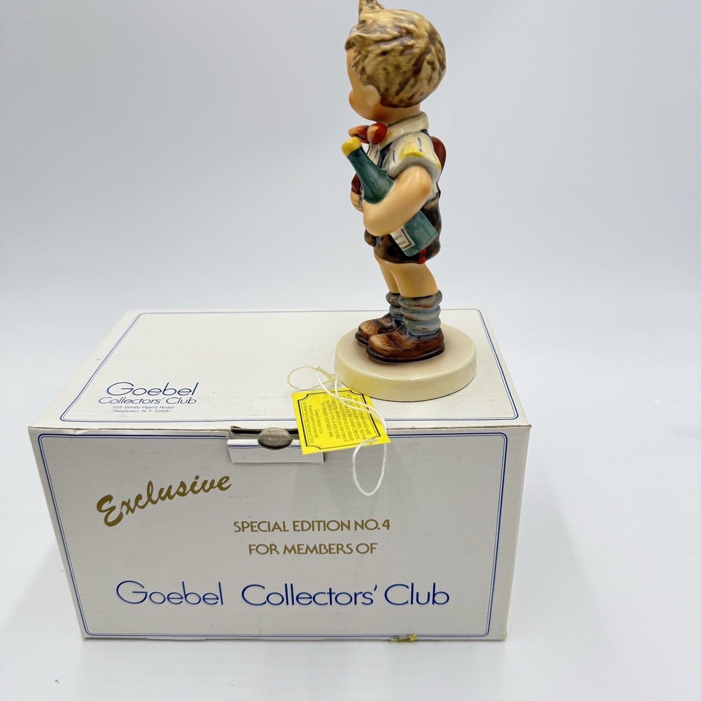 Hummel # 399 Goebel Germany Figurine Valentine Joy" Collectors' Club 1979 w/Box