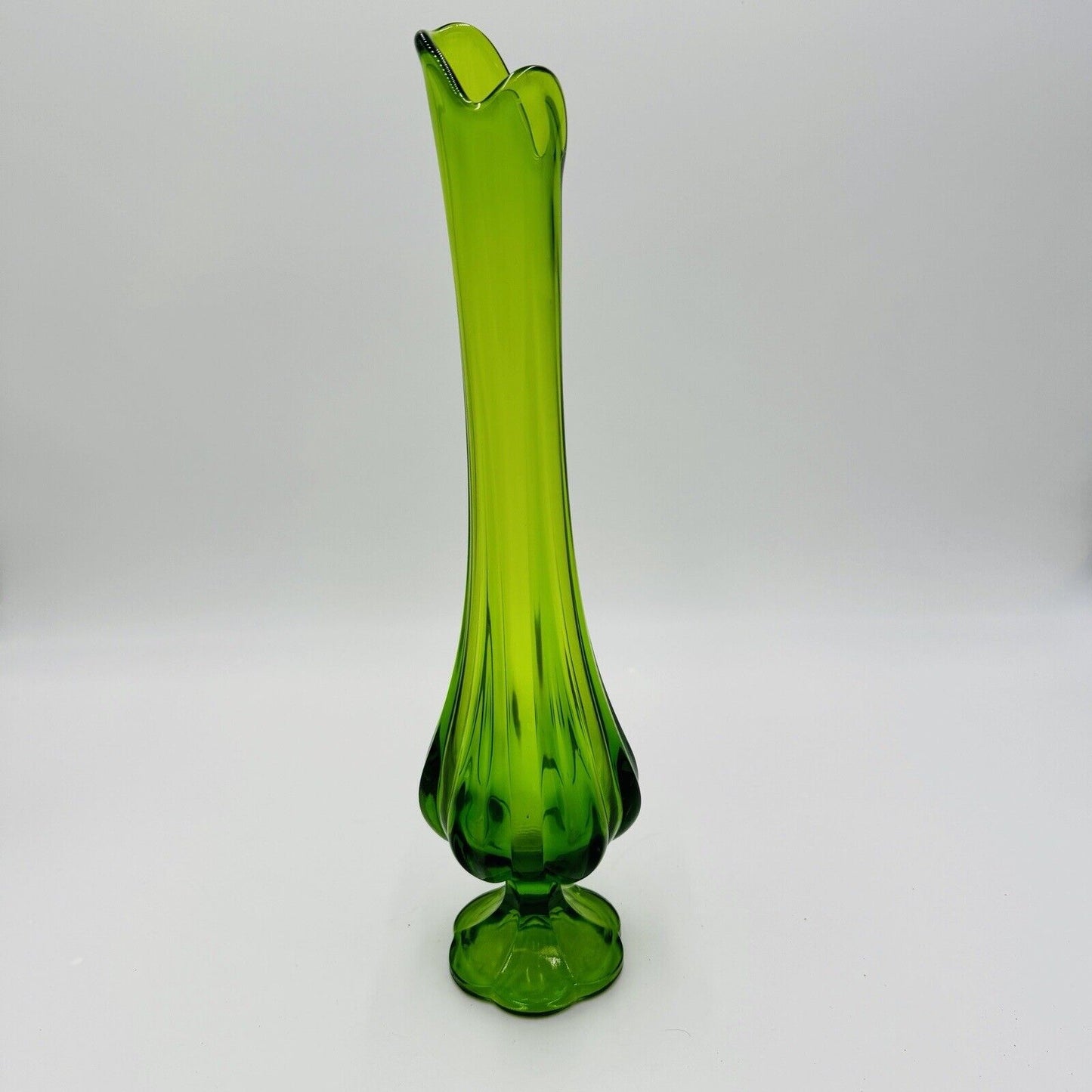 L. E. Smith Swung Green 6 Petal Vase 15in Large Glass USA Design Decor MCM