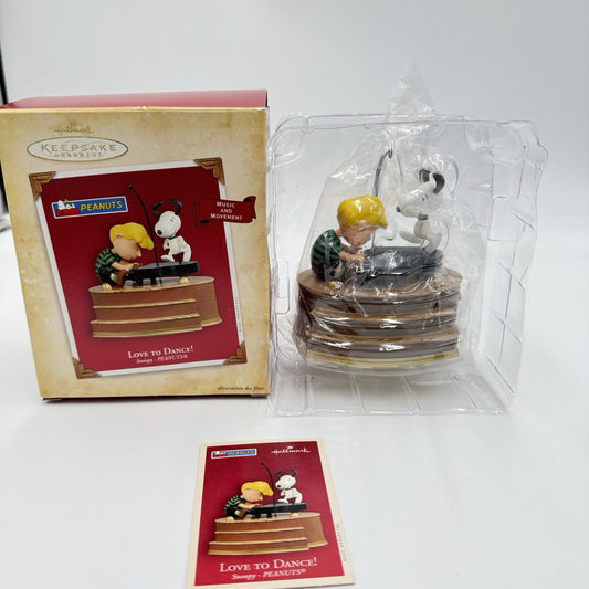 Hallmark Keepsake Ornaments Love to Dance Peanuts Snoopy Friends Music And Light