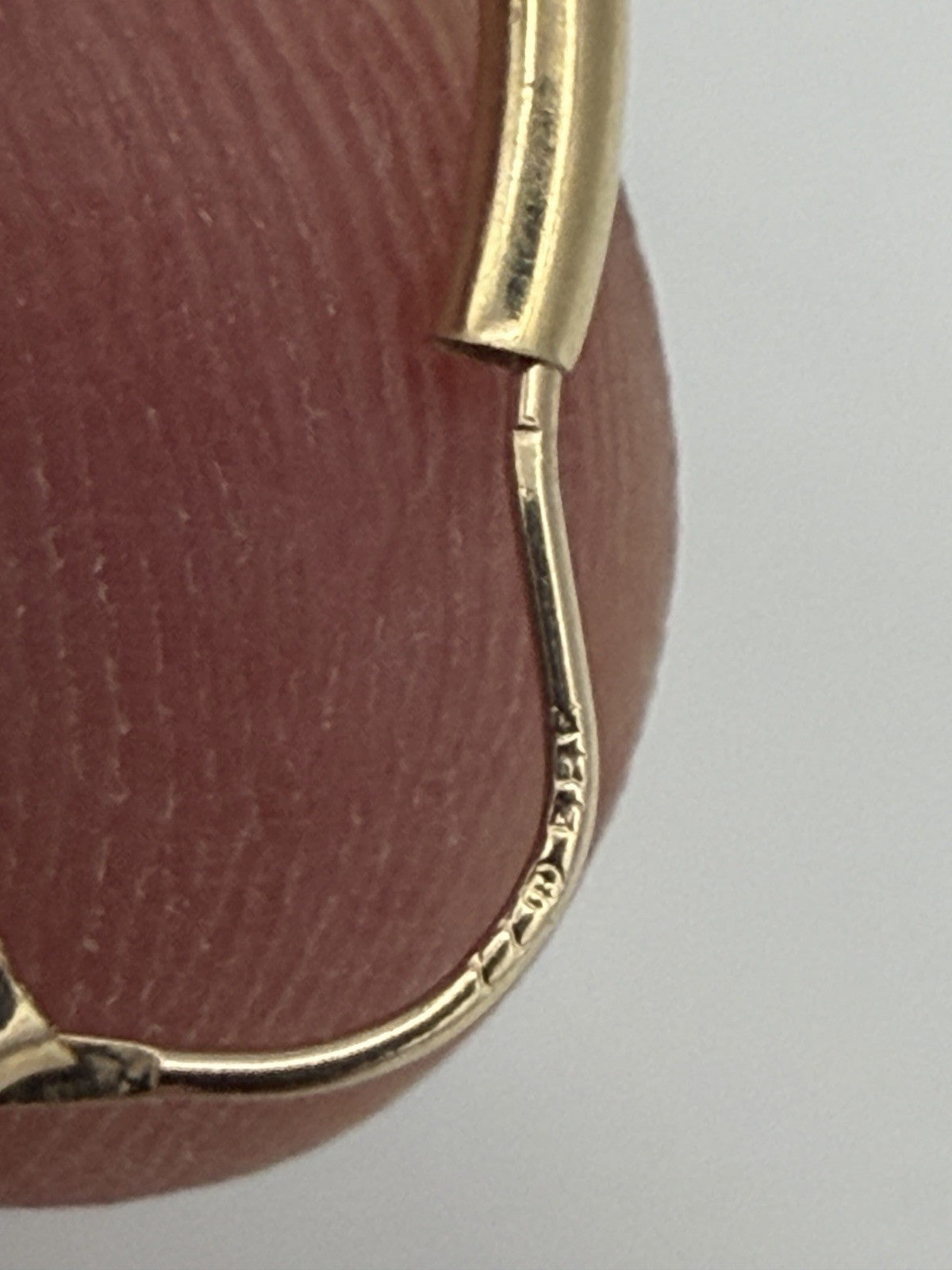 14K Yellow Gold Hoop Style Pierced Earrings  0.6 Grams 1”diameter