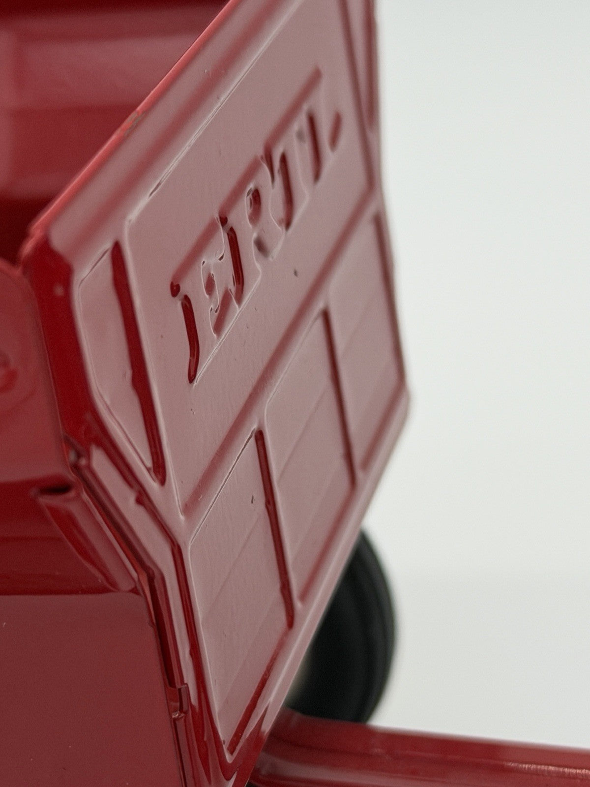 Ertl Farmall Super H 1/16 Diecast Farm Tractor 1988 Toy Diecast Red Wagon #2322