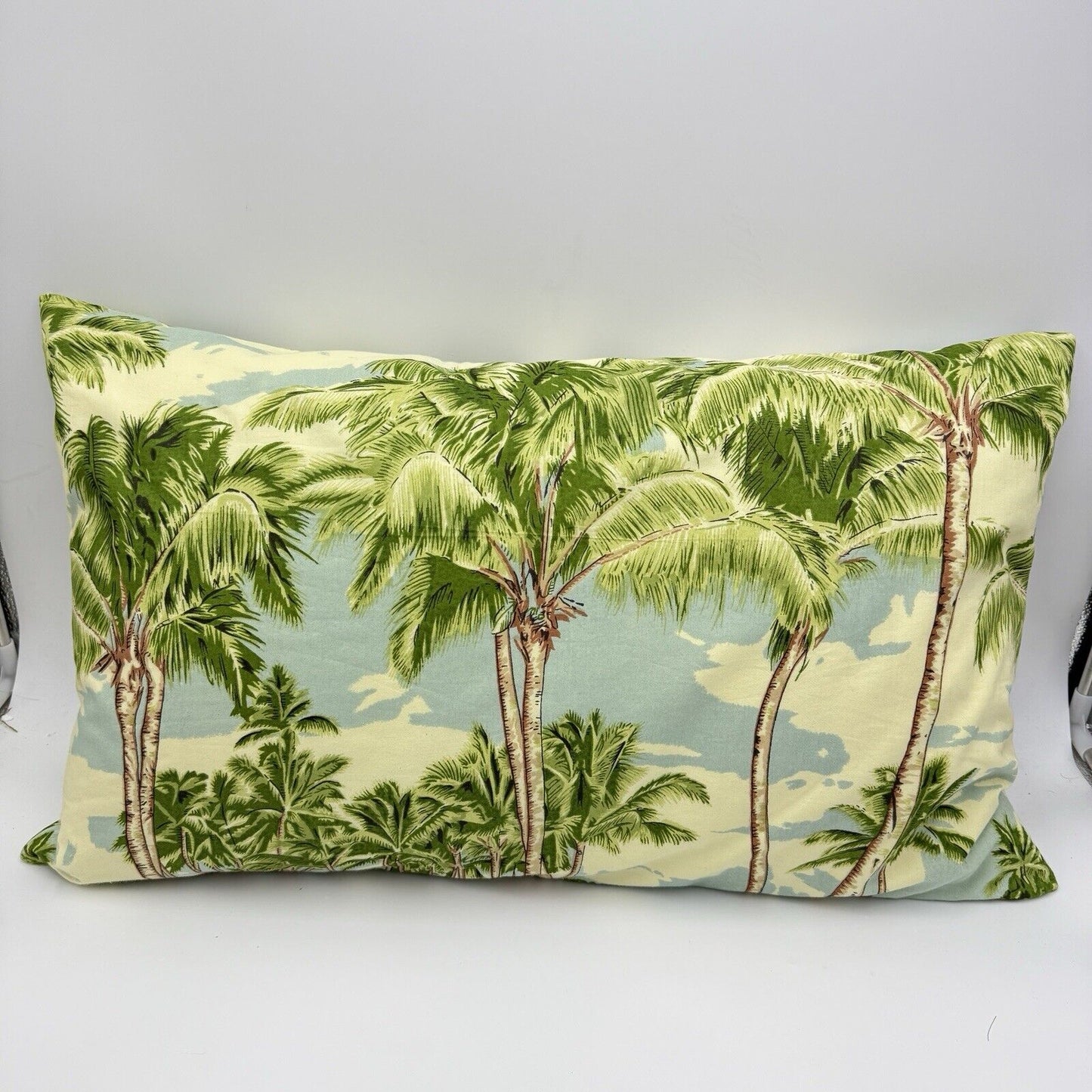 rare Pottery barn Wailea Scenic Outdoor Lumbar palm tree 100%cotton 16x26”