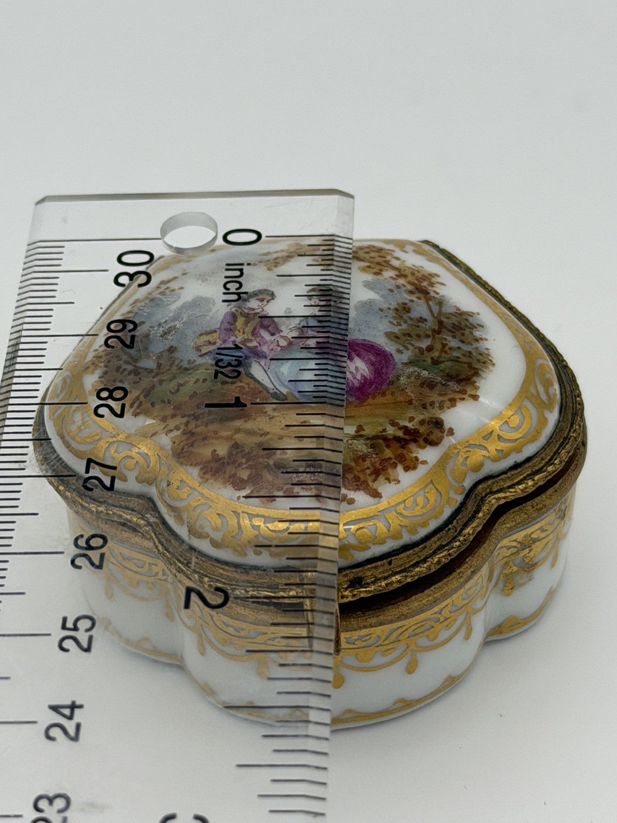 17th C Meissen Hand Painted Porcelain Trinket Box Germany Victorian Small