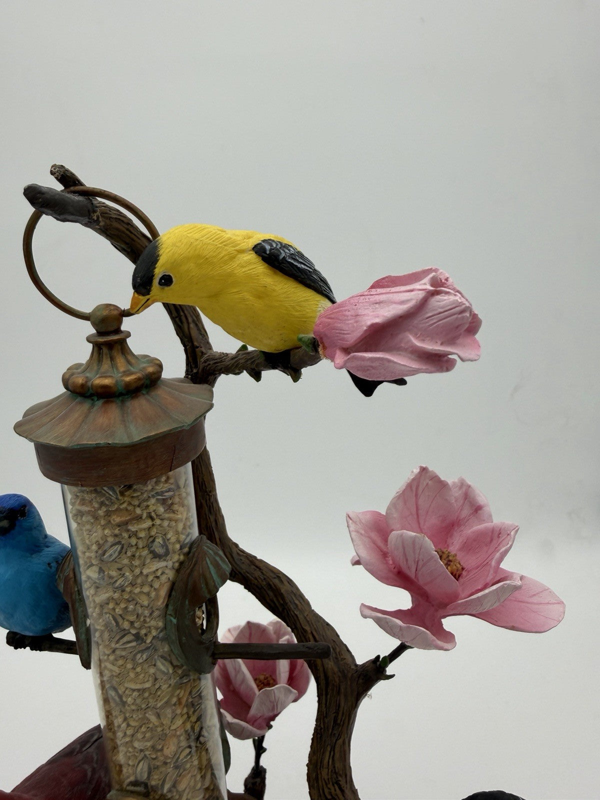 Danbury Mint Backyard Splendor By Bob Guge Feeder 12”H Birds Sculpture Painted