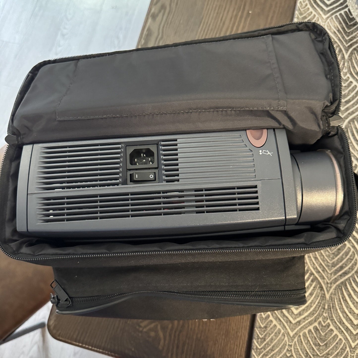 InFocus LP425Z Digital Video Projector Portable Carrying Case Working