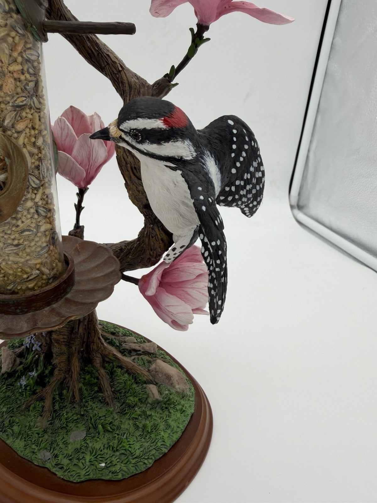 Danbury Mint Backyard Splendor By Bob Guge Feeder 12”H Birds Sculpture Painted