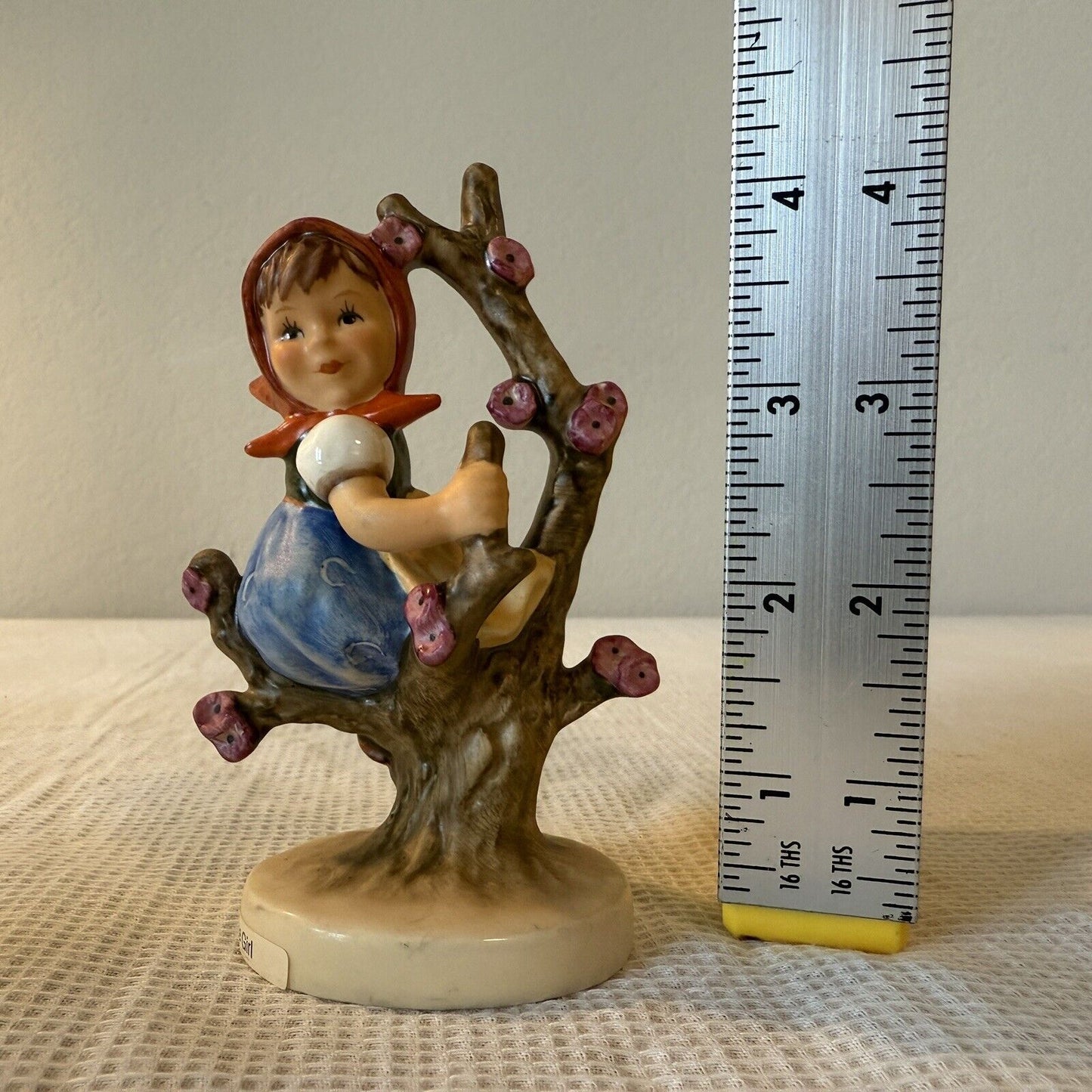 Goebel Hummel Figurine #141 3/0 Apple Tree Girl 4in Tall Germany Red Scarf