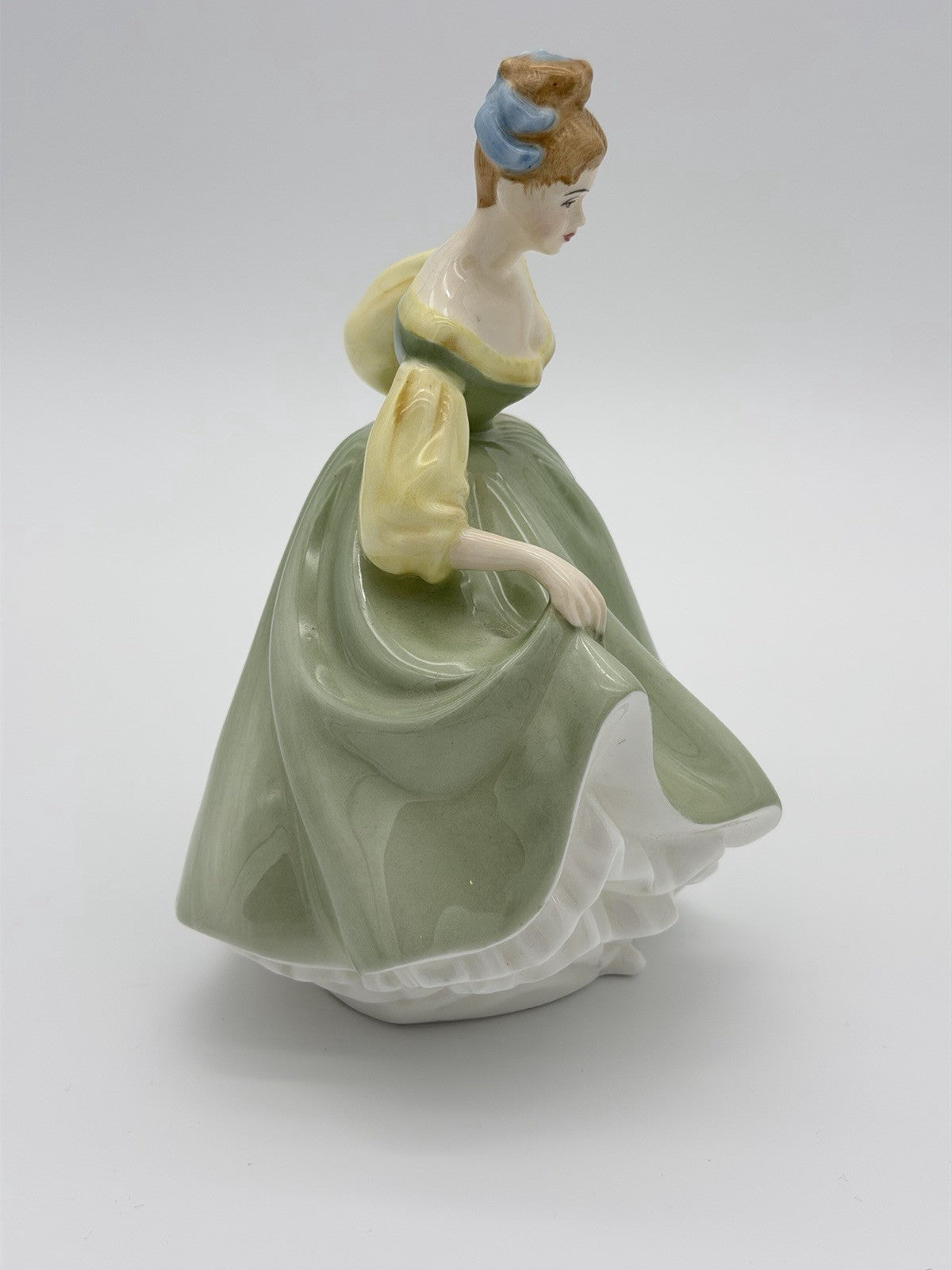 Royal Doulton England Porcelain 1962 FAIR LADY HN 2193 Figurine Green Dress