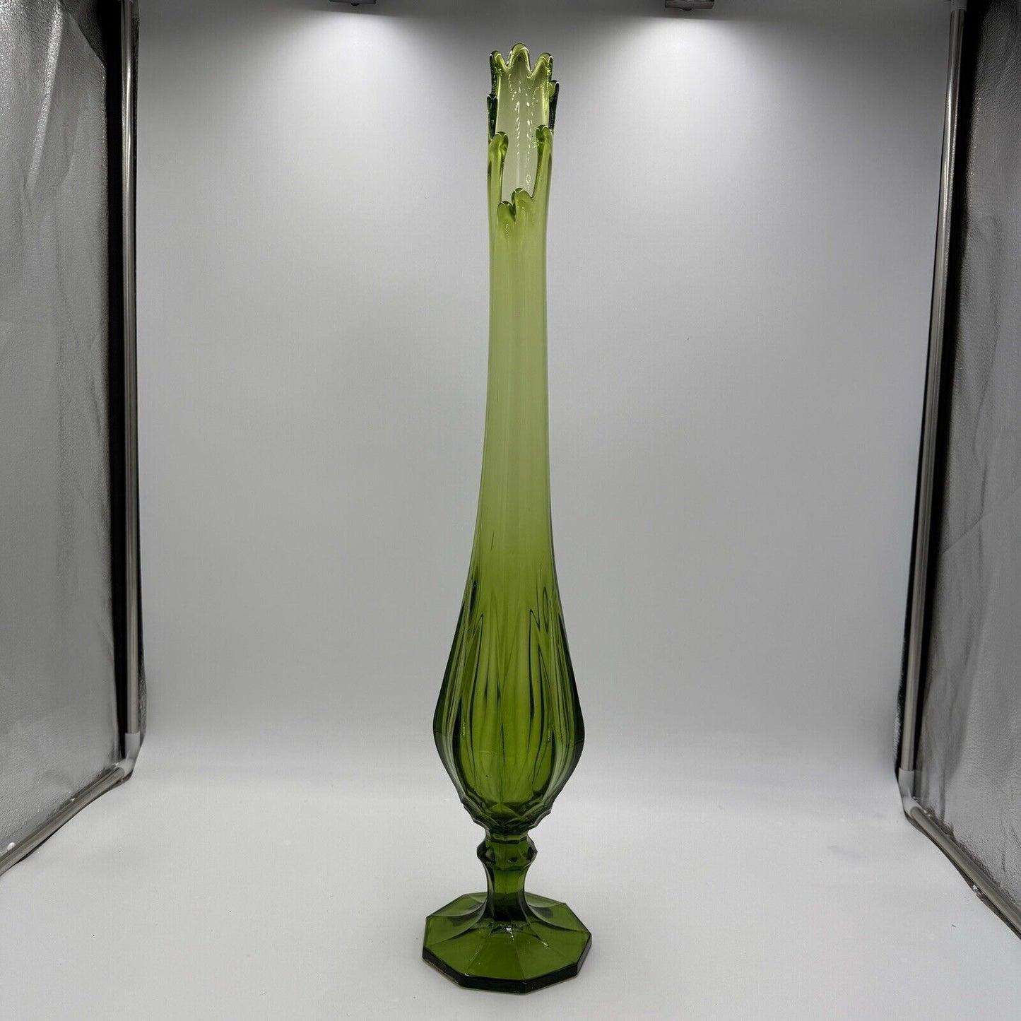 L.E. Smith Vase Swung Green Art Glass 25.5in Very Tall Rare Large MCM Vintage