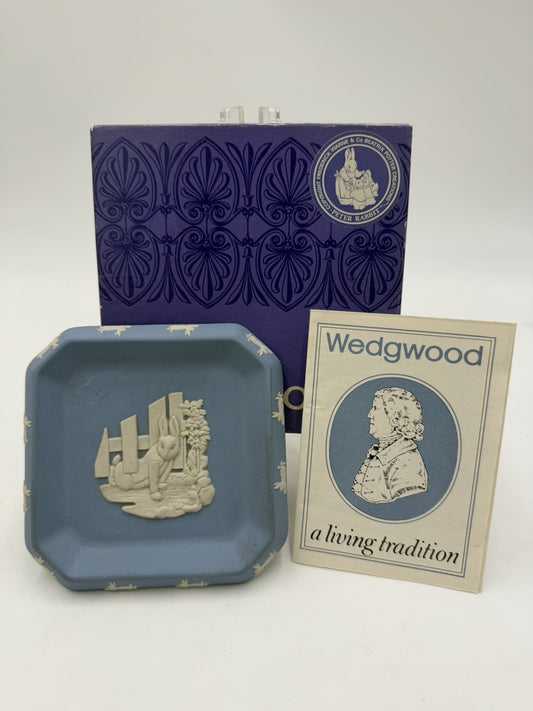 Wedgwood Jasperware Blue Peter Rabbit Bunny Easter Square Treasure Tray 4”