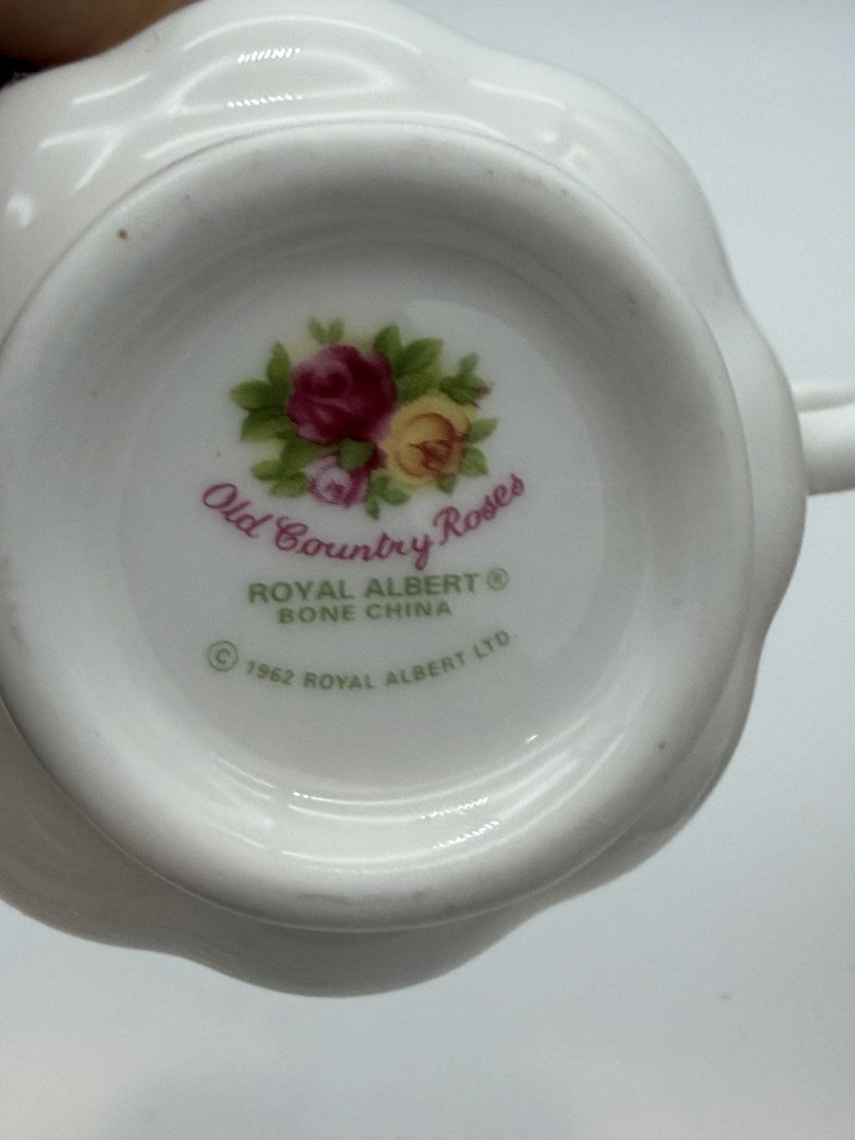Royal Albert Old Country Roses Bone China Tea Cup & Saucer Set England 4 PCs