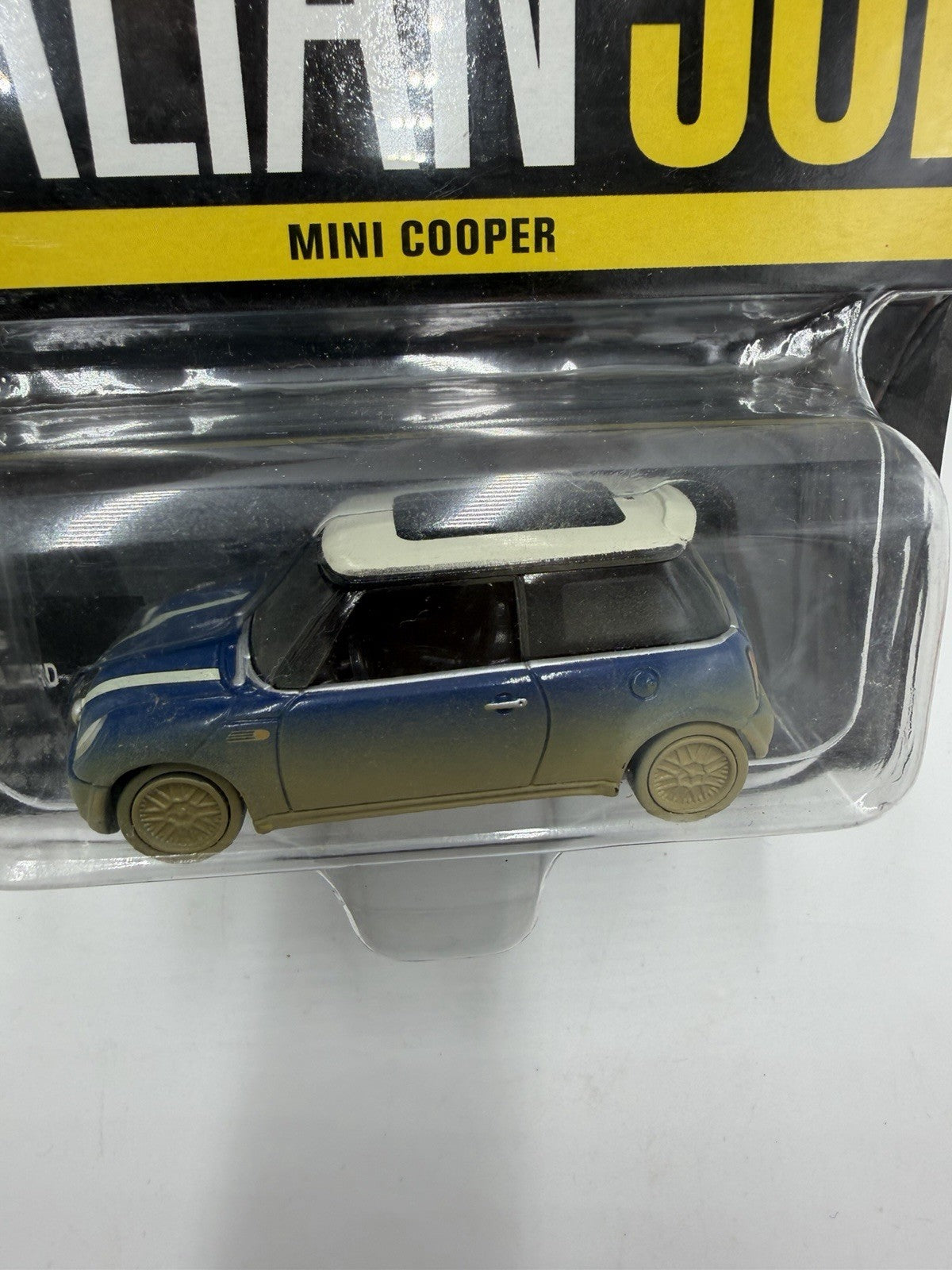 Johnny Lightning The Italian Job Mini Cooper Hollywood on Wheels Blue Dust NIB