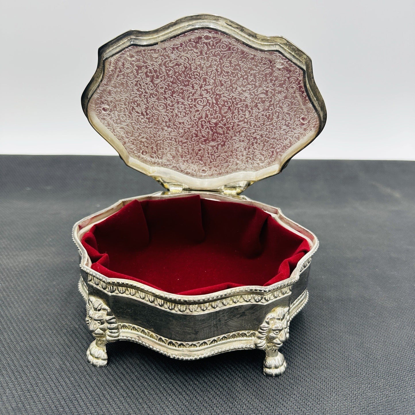 MCM Vintage Dieu Et Mon Droit British Royal Crest Silver Plate Jewelry Box