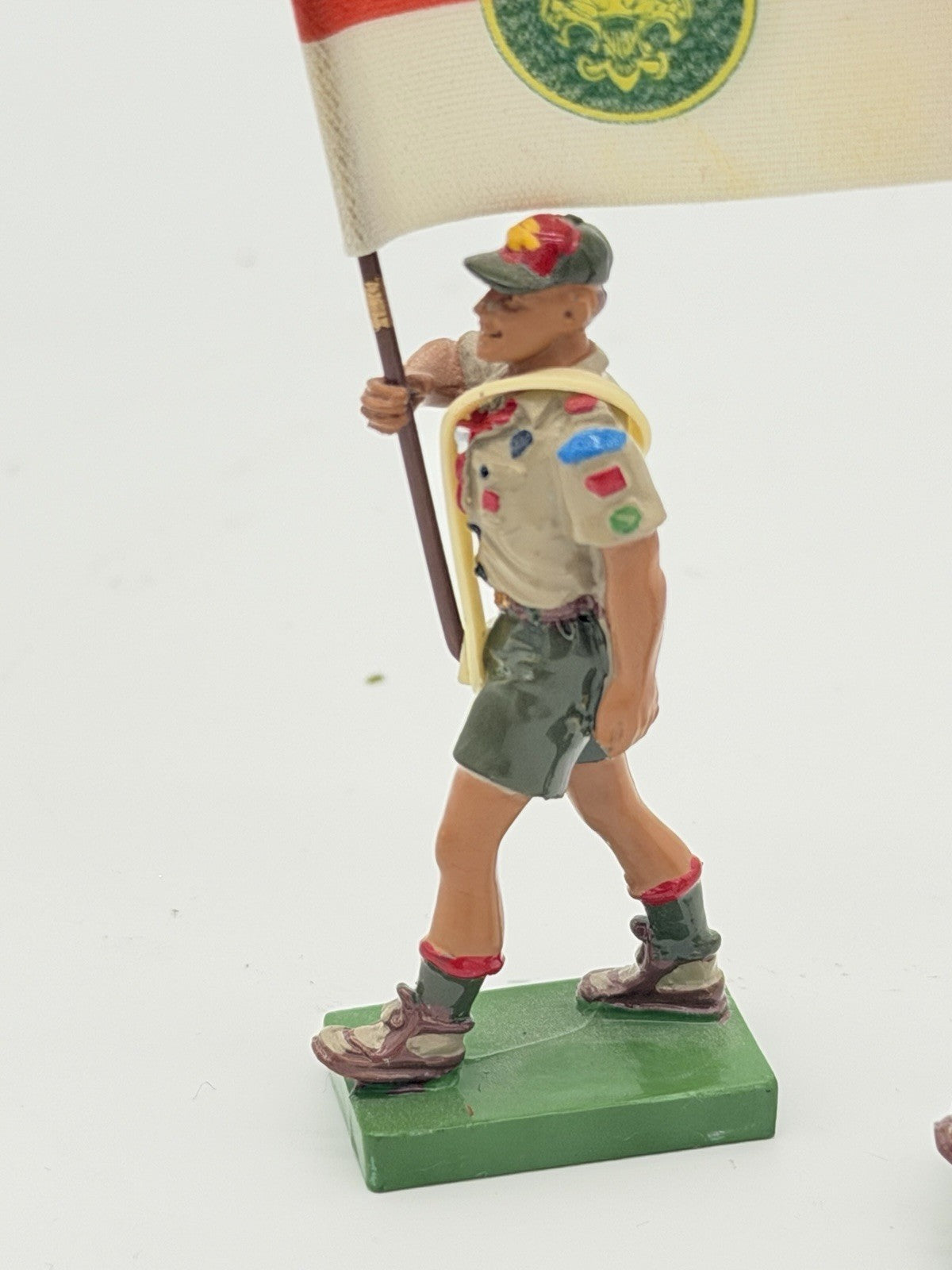 Britains Petite Ltd England Boy Scout W/flag Metal Painted Toys Figurines 3”